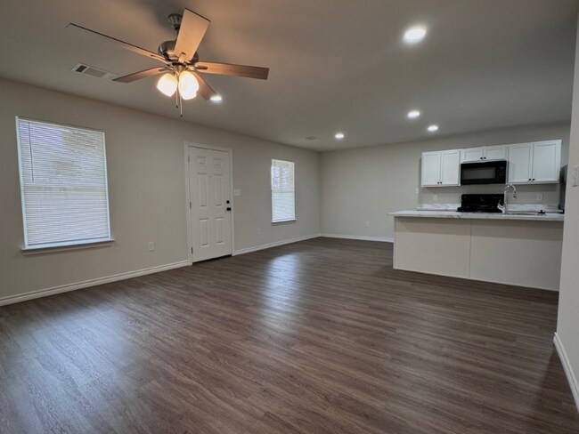 Foto del edificio - 102 Pecan Dr