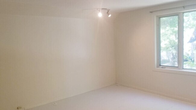 Photo du bâtiment - Dollard Boulevard Houses