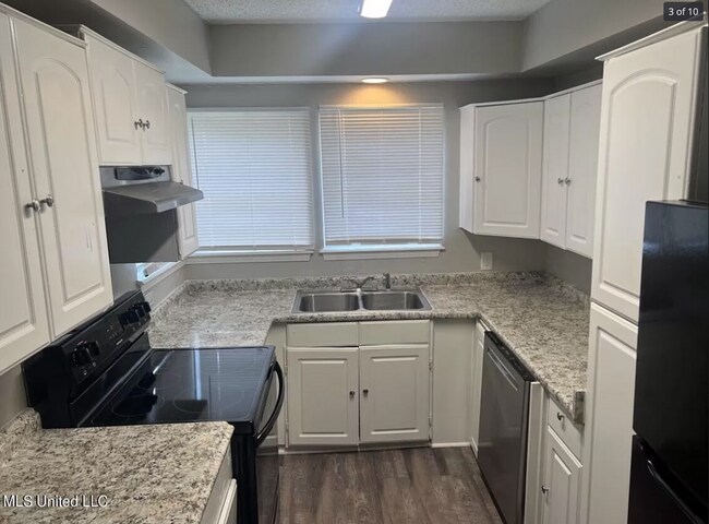 Foto del edificio - HUD Friendly | 3 Bed 2 Bath | Completely R...