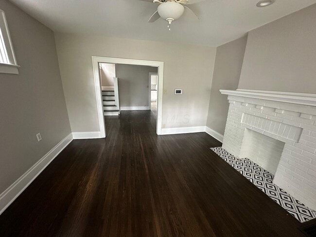 Building Photo - 99-101-101 Tibet Rd