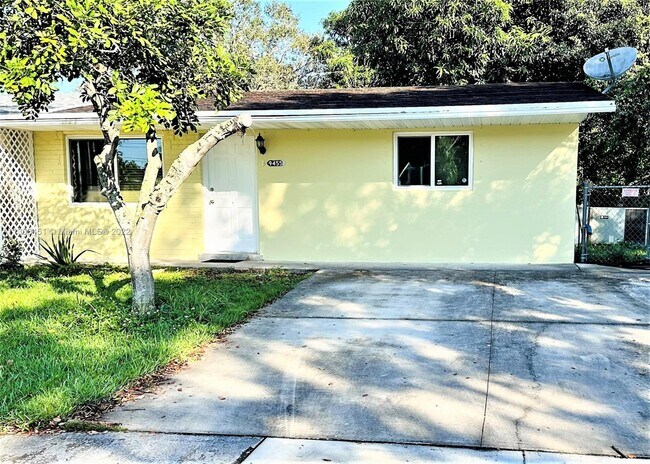 Foto del edificio - 9455 SW 52nd Ct