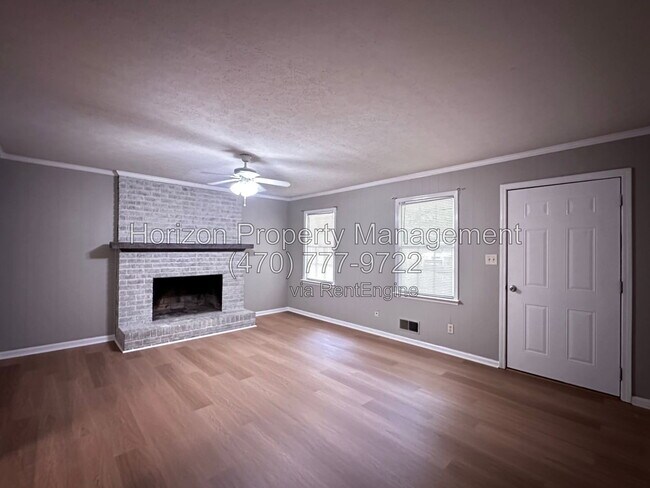 Building Photo - 4014 White Oak Ct NW