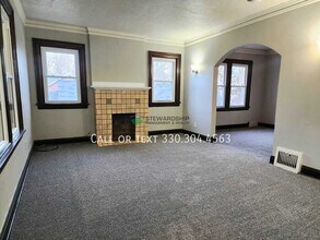 Building Photo - 916-918 Peckham St