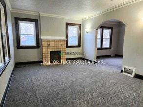 Building Photo - 916-918 Peckham St