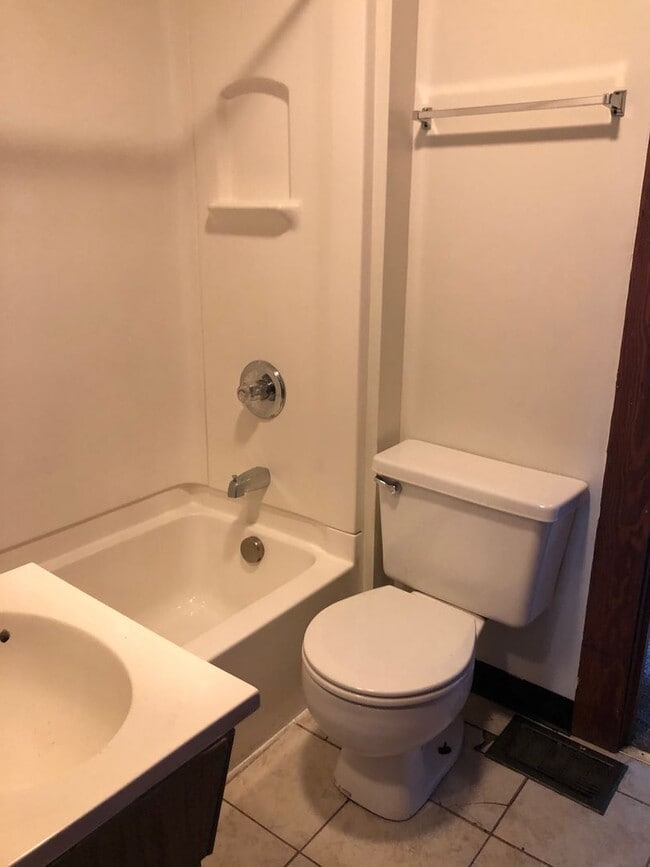 Foto del edificio - 414 E Hillside Dr