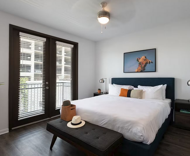 Foto del edificio - 300 W 3rd St