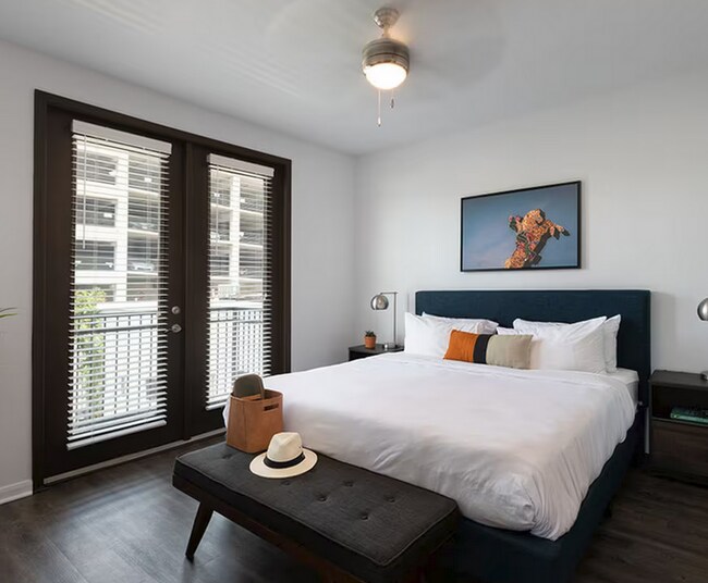 Foto del edificio - 300 W 3rd St