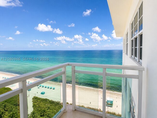 Foto del edificio - 6917 Collins Ave