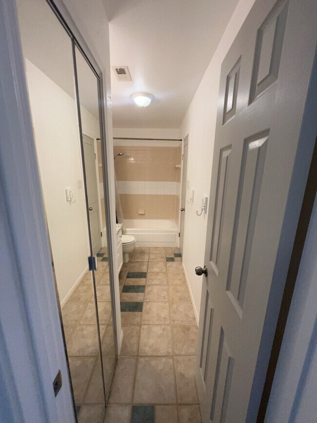 Foto del edificio - 1919 Place Rebecca Ln