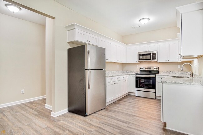 Building Photo - 9161 Jefferson Village Dr SW