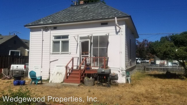 Building Photo - 2 br, 1 bath House - 682 E. Julian Street
