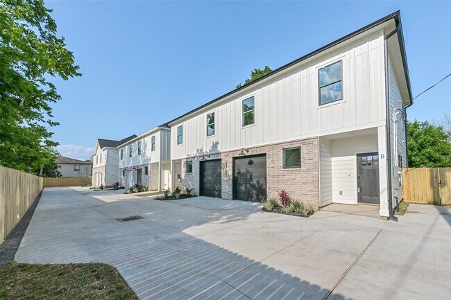 Building Photo - 4721 Mallow St