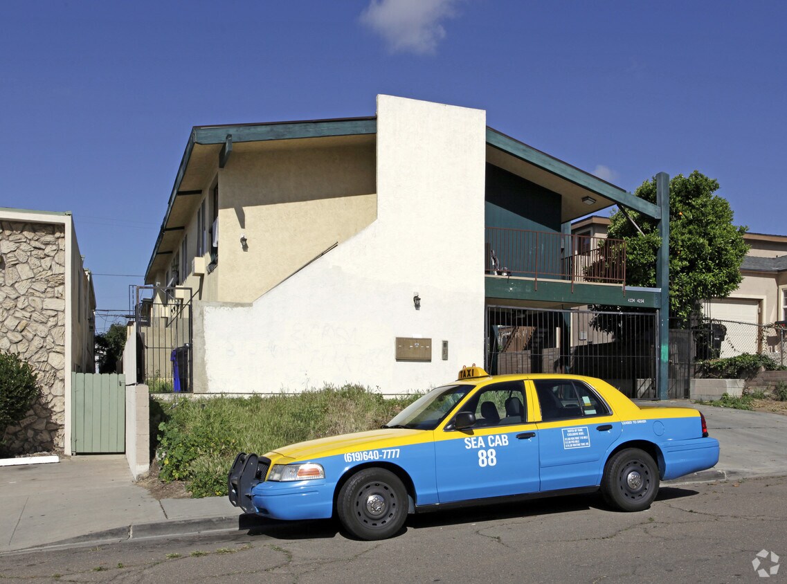 Foto del edificio - 4224-4234 Altadena Ave