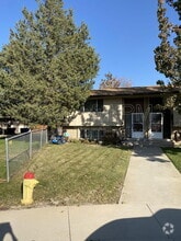 Building Photo - 1477 Brooklane Cir S