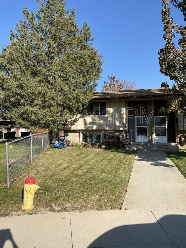 Primary Photo - 1475 Brooklane Cir S