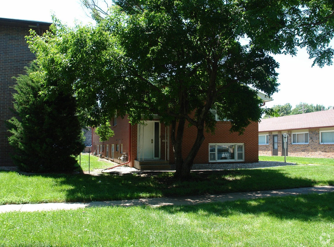 Building Photo - 1215 B St