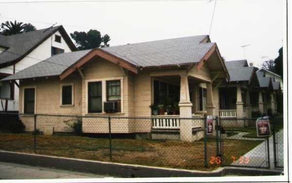 Foto del edificio - 2424-2428 Eastlake Ave