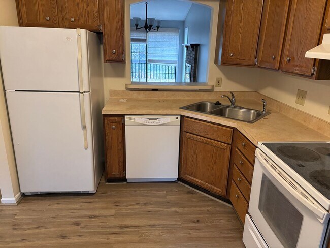 Foto del edificio - 1399 Suncrest Dr NE