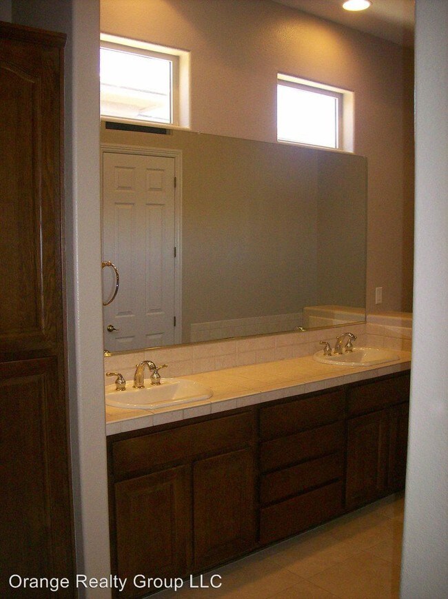 Building Photo - 7 Desert Highlands Dr