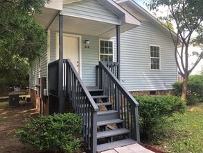 Building Photo - 208 Dent Ln