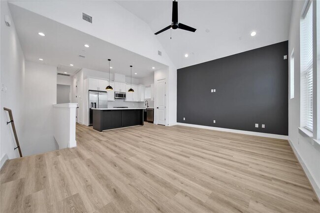 Foto del edificio - 1506 Ryon St
