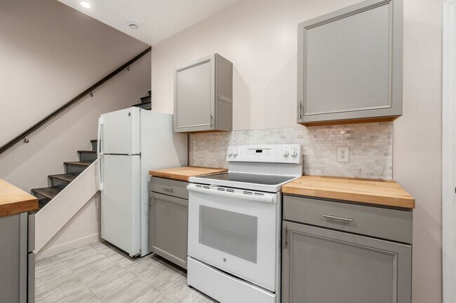 Foto del edificio - 2815 Sherwood Rd
