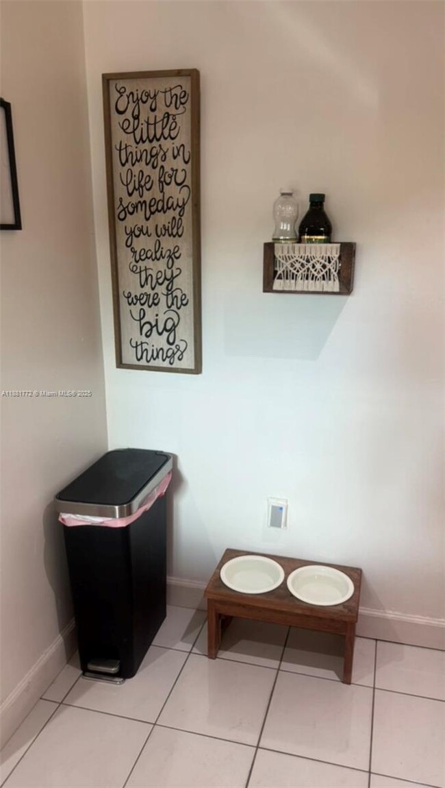 Foto del edificio - 11800 SW 18th St