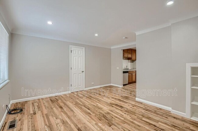 Building Photo - 1572 Valentia St