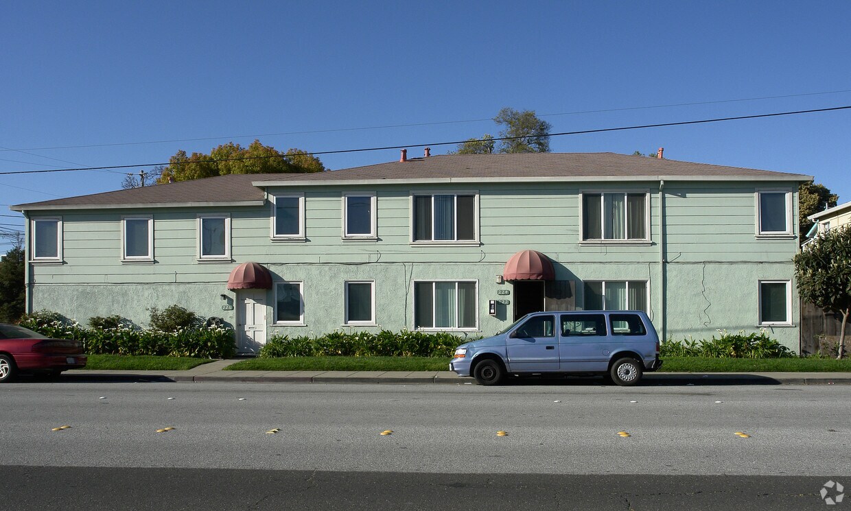 Building Photo - 218 Winslow St