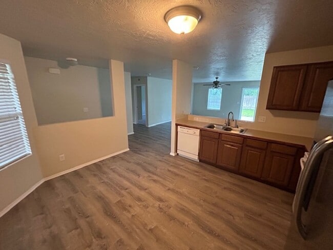 Building Photo - Lovely Meridian home