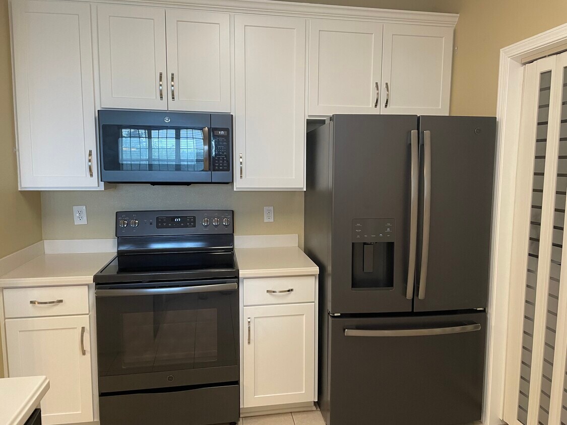 Foto principal - 11251 Campfield Dr