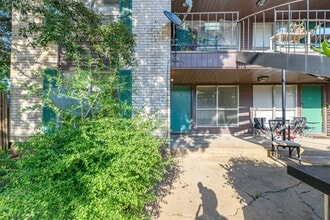 Building Photo - 4023 Briarglen Dr