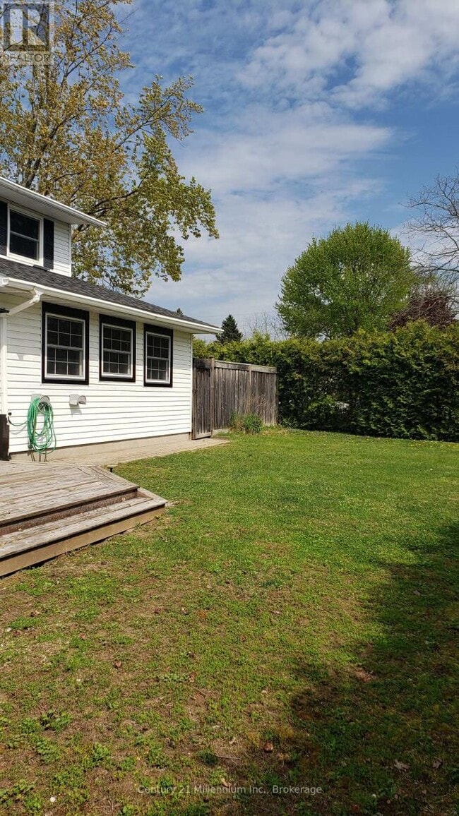 Building Photo - 696 Christopher Dr