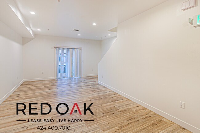 Foto del edificio - 5650 Farmdale Ave