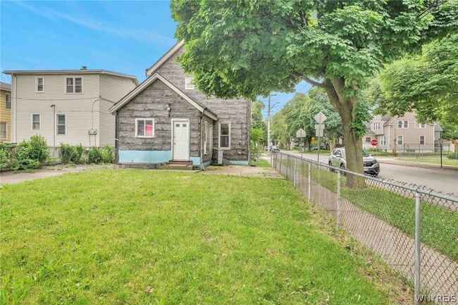 Building Photo - 214 Ludington St