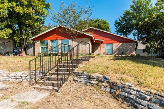 Foto del edificio - Luxury Duplex. Best Prices In South Austin! Steps from Hike & Bike Trail And Downtown!