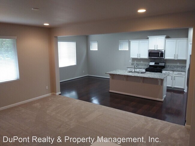 Foto del edificio - 3 br, 2.5 bath House - 8817 Jayden St NE