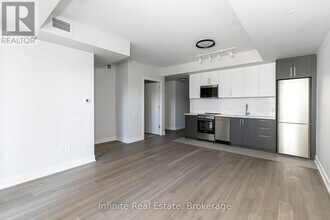 Building Photo - 664 Spadina Ave.