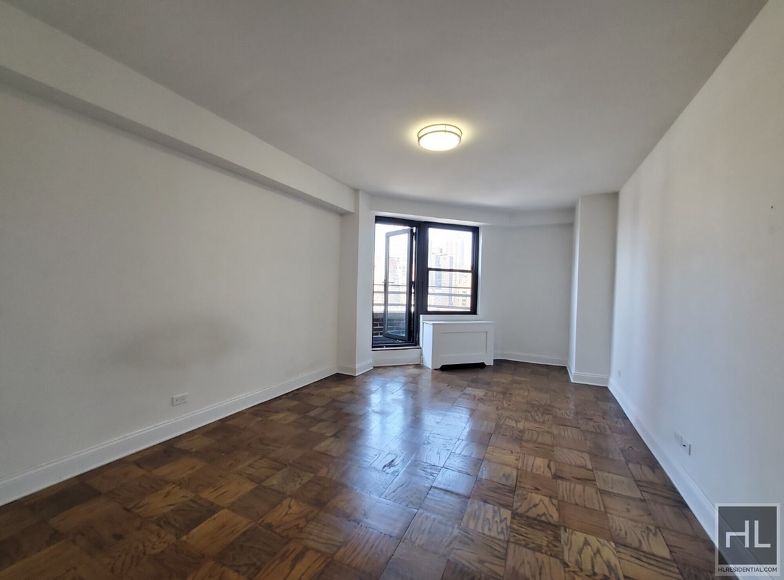 Primary Photo - East 82nd Street