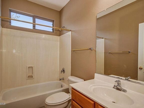 Building Photo - 2181 E Bellerive Pl