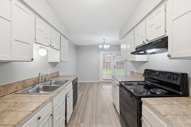 Foto del edificio - Beautifully Updated 3 Bed, 2 Bath Home