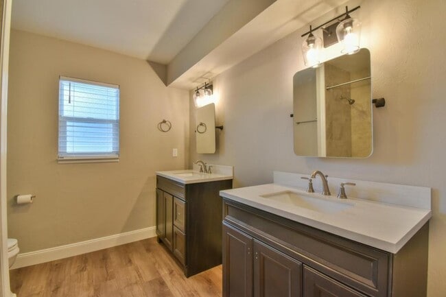 Foto del edificio - 4530 SE 14th St