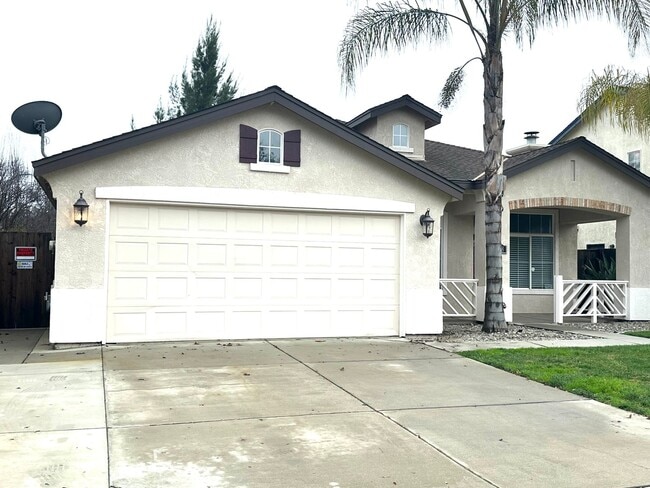 Building Photo - Beautiful charming single story home