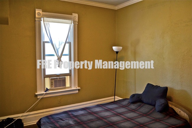 Building Photo - 1763 S 400 E
