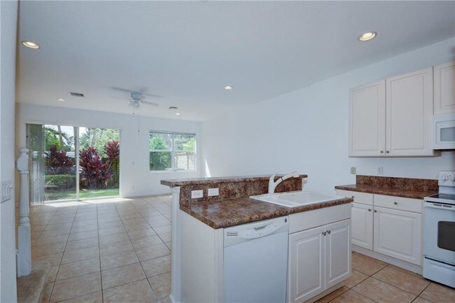 Foto del edificio - 340 SE Bloxham Way