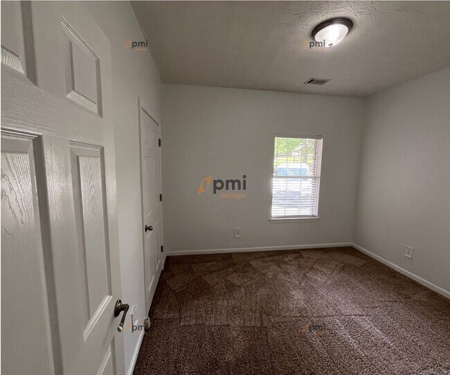 Building Photo - 224 Autumn Ridge Dr