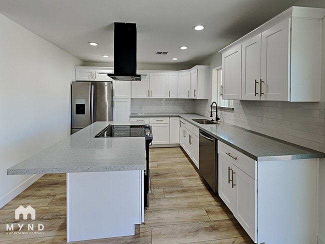 Foto del edificio - 7520 E Portland St