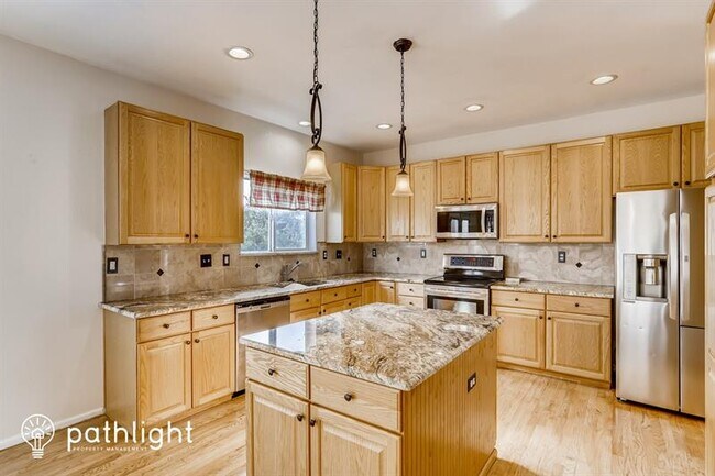 Building Photo - 6111 S Kirk St