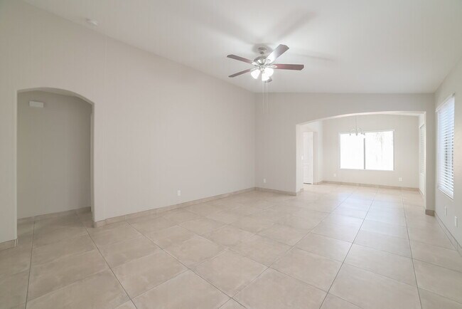 Foto del edificio - 11476 W Madisen Ellise Dr