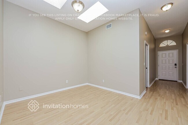 Foto del edificio - 1900 Woodcut Dr